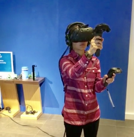 virtual reality demonstration eyes